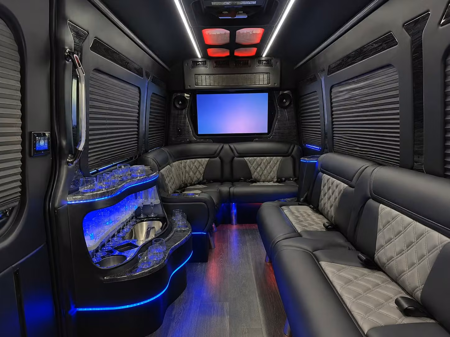 busrentallongbeach com is ready to handle long distance sports team travel from long beach