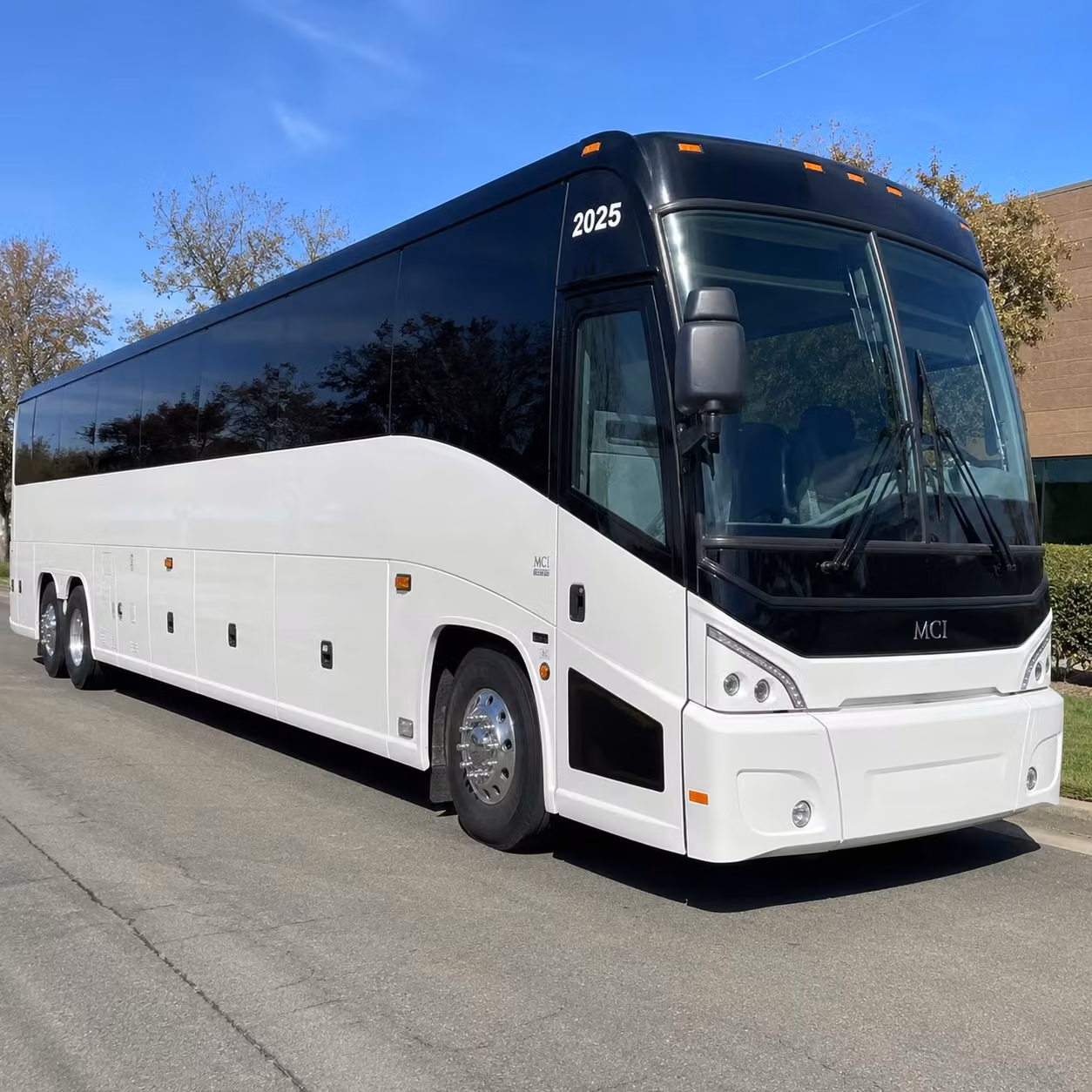 concert shuttle bus rentals for shows at the long beach arena